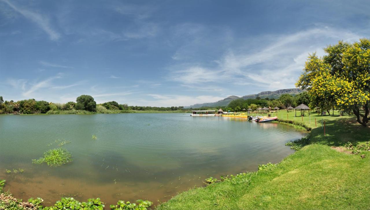Отель First Group Magalies Park Хартбиспурт Экстерьер фото